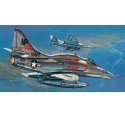 Maquette d'avion en plastique A-4E/F SKYHAWK 1/32