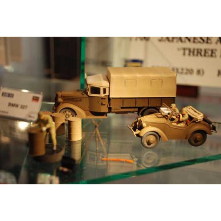 Maquette de camion en plastique KUROGANE 4WD + ISUZU TX40 1/48