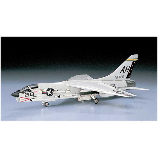 Maquette d'avion en plastique F8E CRUSADER (C9) 1/72 Maquette d'avion en plastique F8E CRUSADER (C9) 1/72