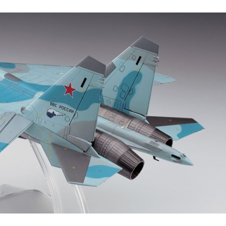 Maquette d'avion en plastique Su-35S Flanker 1/72