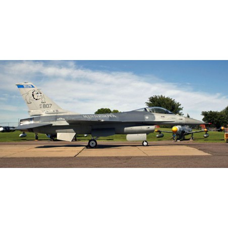 Maquette d'avion en plastique F-16A ADF ANG COMBO 1/72