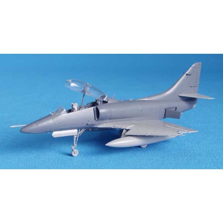 Maquette d'avion en plastique TA-4J SKYHAWK BIPLACES 1/48