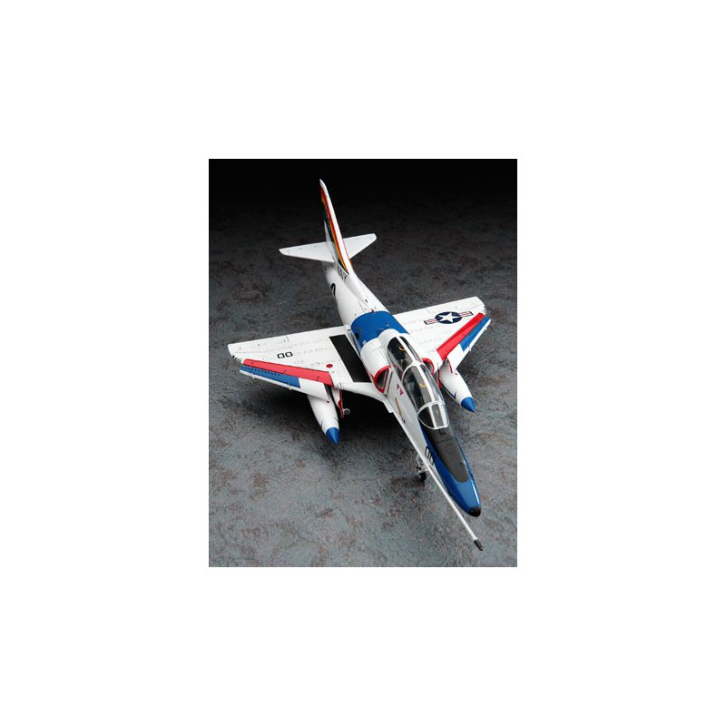 Maquette d'avion en plastique TA-4J SKYHAWK BIPLACES 1/48