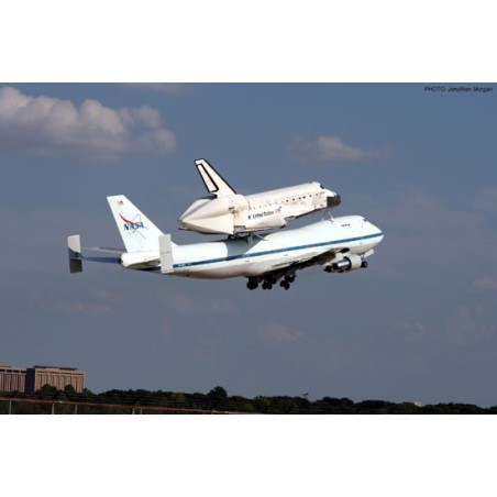 Plastic plane model Space Shuttle & Boeing 1/200 | Scientific-MHD