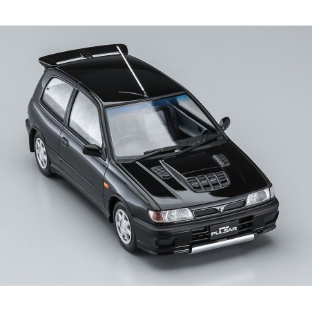 Maquette de voiture en plastique Nissan Pulsar RNN14 GTI-R 1/24