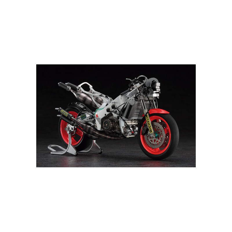 Maquette de moto en plastique YAMAHA YZR500 1988 1/12