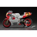 Maquette de moto en plastique YAMAHA YZR500 1988 1/12