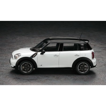 Maquette de voiture en plastique BMW MINICOOPER COUNTRYMAN 1/24