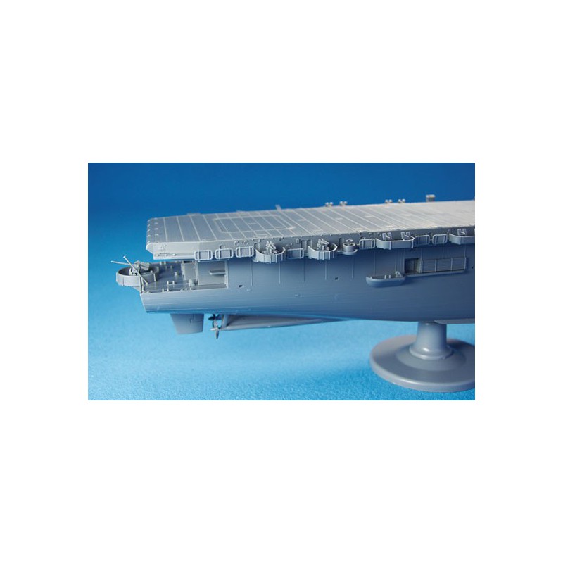 Maquette de Bateau en plastique USS GAMBIER BAY 1/350