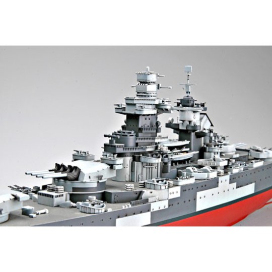 Maquette de Bateau en plastique FRENCH BATTLESHIP RICHELIEU Maquette de Bateau en plastique FRENCH BATTLESHIP RICHELIEU