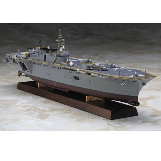 Maquette de Bateau en plastique IZUMO Full Hull 1/700 Maquette de Bateau en plastique IZUMO Full Hull 1/700