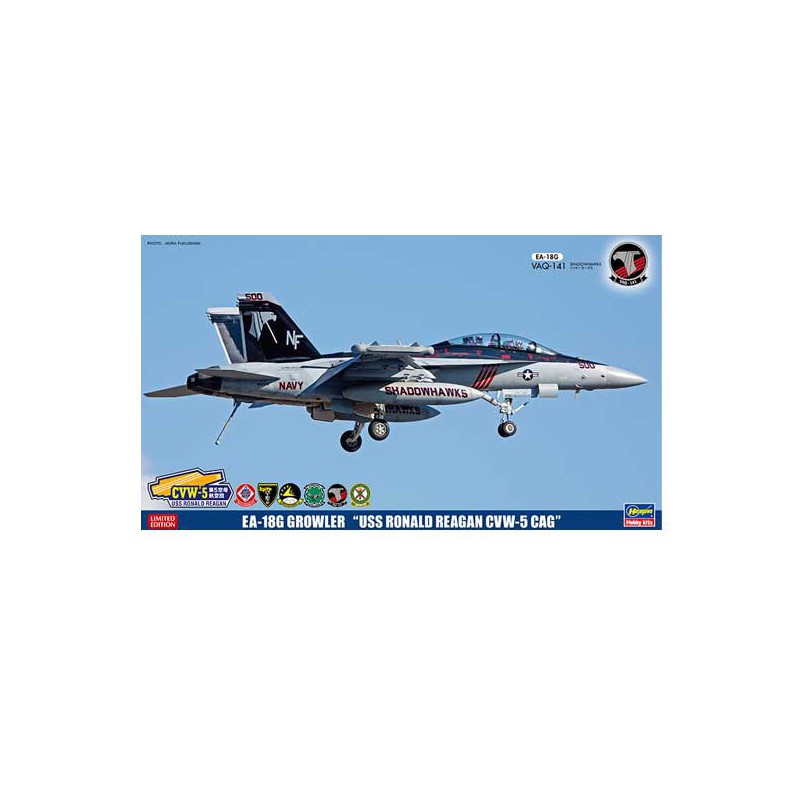 Maquette d'avion en plastique EA-18G USS R. Reagan 1/72