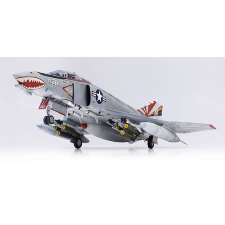 Plastic plane model F-4B Phantom MCP 1/48 | Scientific-MHD