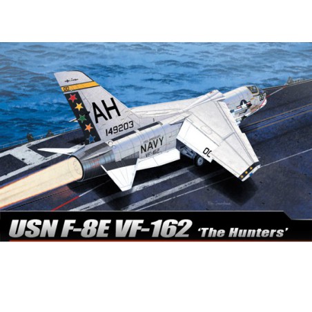Maquette d'avion en plastique USN F-8E VF-162 The Hunters 1/72