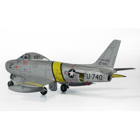 P-47D plastic plane model & f-86e as Gabreski 1/72 | Scientific-MHD