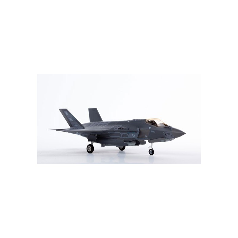 Maquette d'avion en plastique F-35A Seven Nations 1/72