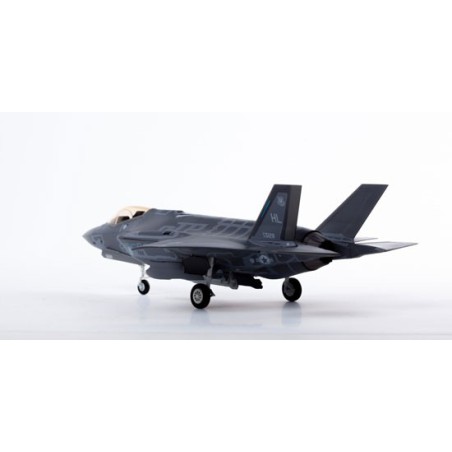 Maquette d'avion en plastique F-35A Seven Nations 1/72