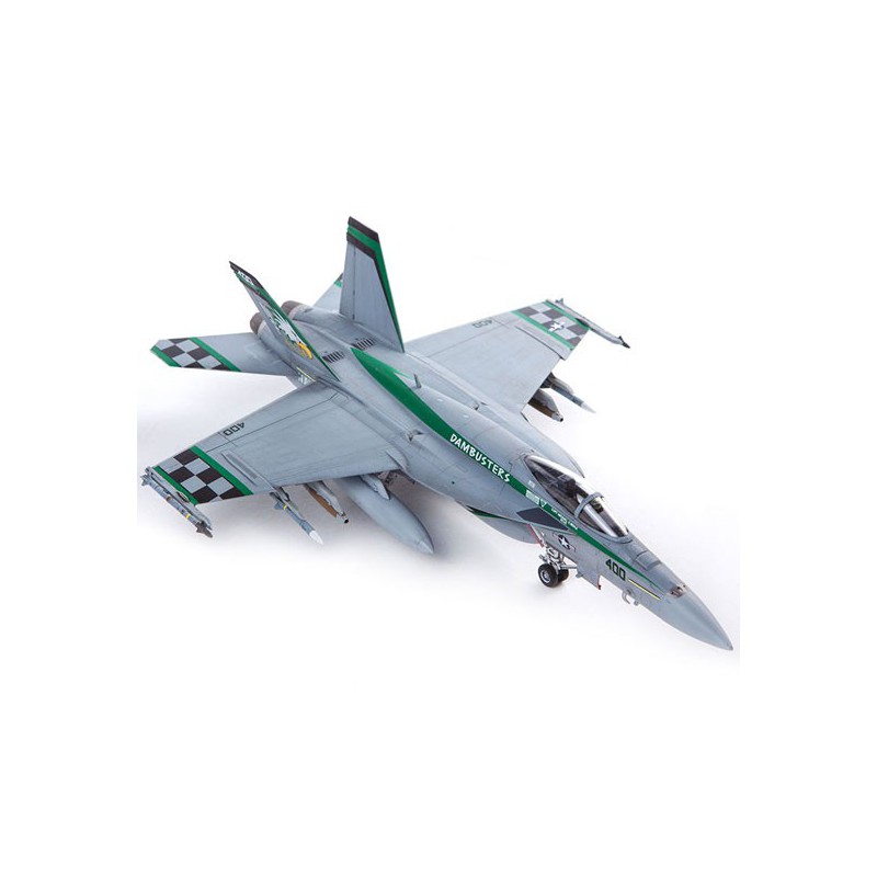 Maquette d'avion en plastique USN F/A-18E VFA-195 « Chippy Ho » 1/72 Maquette d'avion en plastique USN F/A-18E VFA-195 « Chippy Ho » 1/72