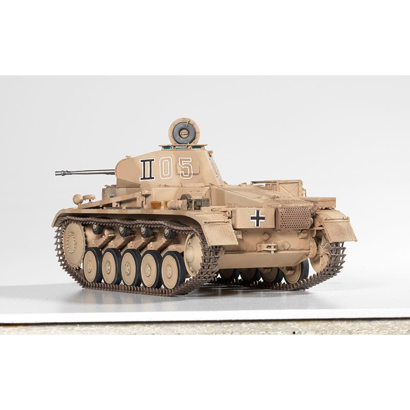 Maquette de Char en plastique German Panzer II Ausf.F "North Africa" 1/35 Maquette de Char en plastique German Panzer II Ausf.F "North Africa" 1/35