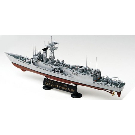 Maquette de Bateau en plastique USS PERRY FFG-71/350