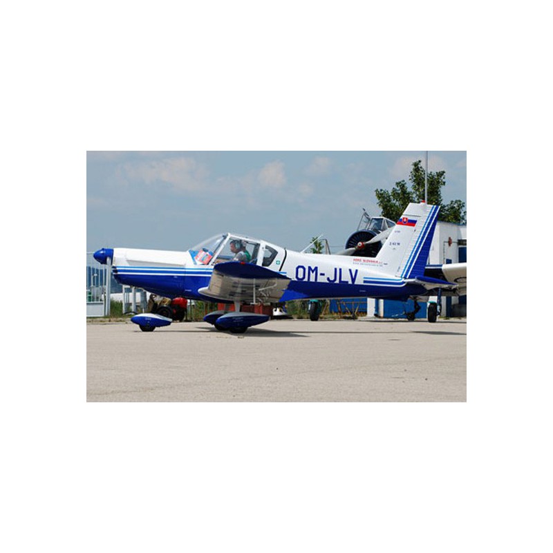 Maquette d'avion en plastique ZLIN Z-42M1/72