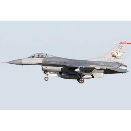 Plastic model in plastic F-16C Fightning Falcon1/72 | Scientific-MHD