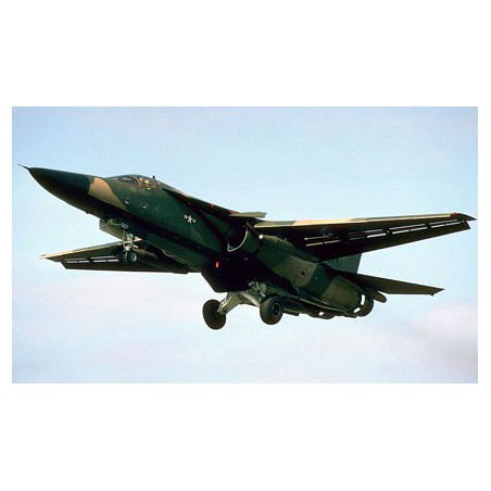 Maquette d'avion en plastique F-111A AARDWARK 1/48