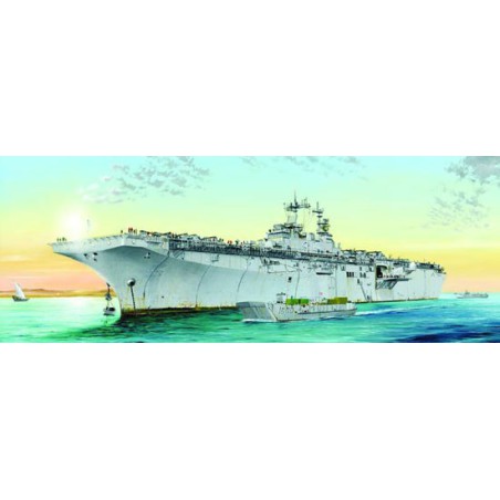 USS Kearsarge LHD-3 1/700 plastic boat model | Scientific-MHD