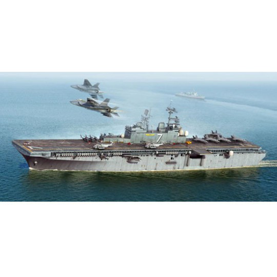Maquette de Bateau en plastique USS Iwo Jima LHD-7 1/700 Maquette de Bateau en plastique USS Iwo Jima LHD-7 1/700