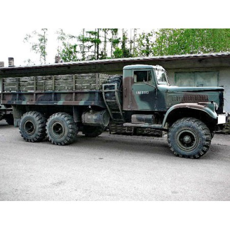 Maquette de camion en plastique Russian KrAZ-255B 1/35