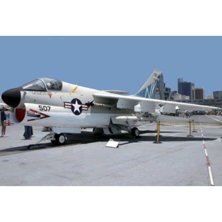 A-7B Corsair II plastic plane model 1/72 | Scientific-MHD