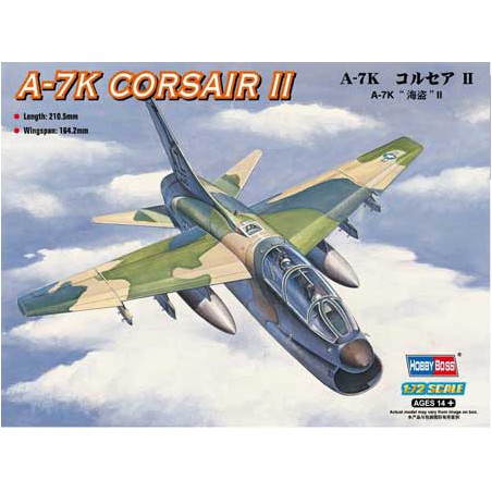 Maquette d'avion en plastique A-7K Corsair II 1/72