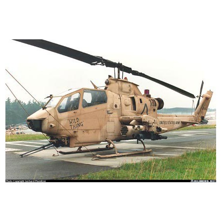 Plastikhubschraubermodell AH-1f Cobra Angriff Heli 1/72 | Scientific-MHD