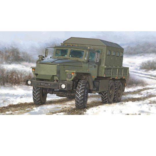 Maquette de camion en plastique Russian URAL-4320 CHZ 1/35 Maquette de camion en plastique Russian URAL-4320 CHZ 1/35