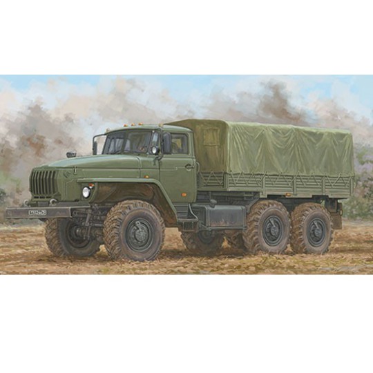 Maquette de camion en plastique Russian URAL-4320 1/35 Maquette de camion en plastique Russian URAL-4320 1/35