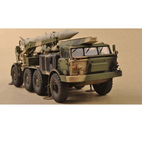 Maquette de camion en plastique 9P113 TEL w/9M21 Rocket of 9K52 Luna-M Short 1/72 Maquette de camion en plastique 9P113 TEL w/9M21 Rocket of 9K52 Luna-M Short 1/72