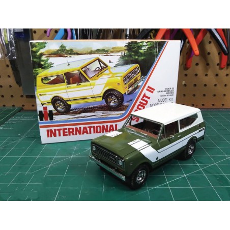 Plastic car model 1977 International Harvester Scout II 1:25 | Scientific-MHD