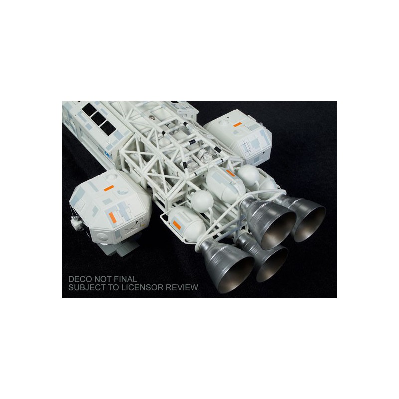 Modèle de science-fiction en plastique EAGLE 2 Monté et Peint Cosmos 1999 Modèle de science-fiction en plastique EAGLE 2 Monté et Peint Cosmos 1999