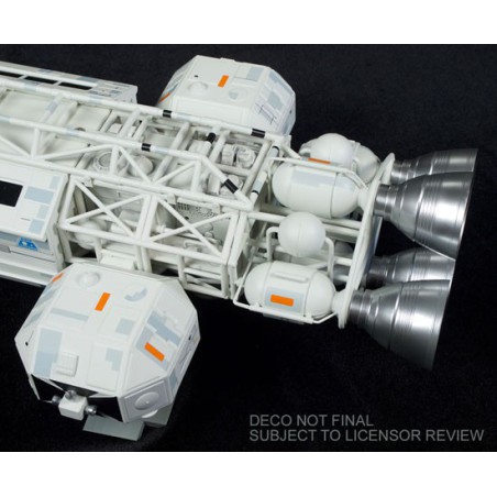 Modèle de science-fiction en plastique EAGLE 2 Monté et Peint Cosmos 1999