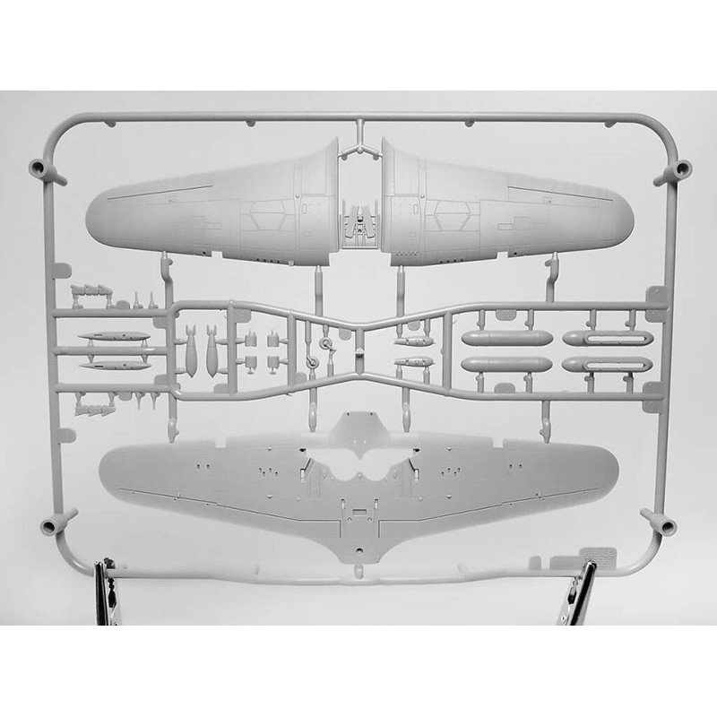 Maquette d'avion en plastique Hurricane Mk II b trop Model Kit 1/72 Maquette d'avion en plastique Hurricane Mk II b trop Model Kit 1/72