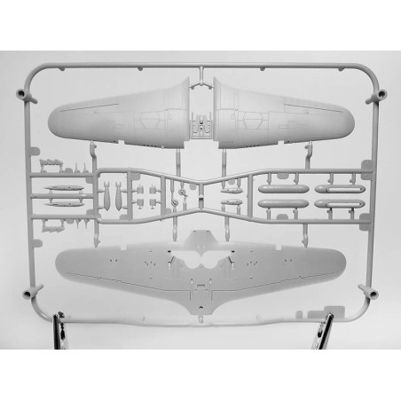 Hurricane MK II B plastic plane model too Model Kit 1/72 | Scientific-MHD