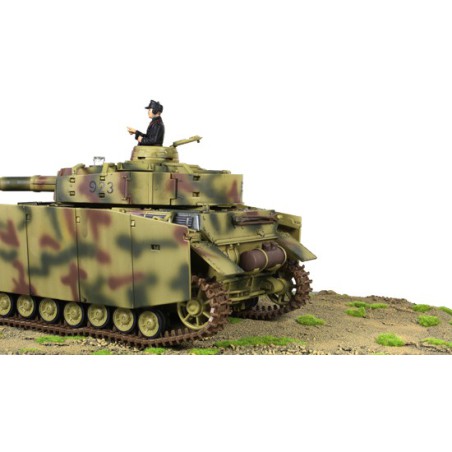 Funk -kontrollierter Wagen bei 1/24 Panzer IV R/C 1/24 | Scientific-MHD