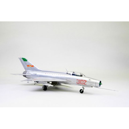 Maquette d'avion en plastique MIG-21 F-13/J-7 FIGHTER