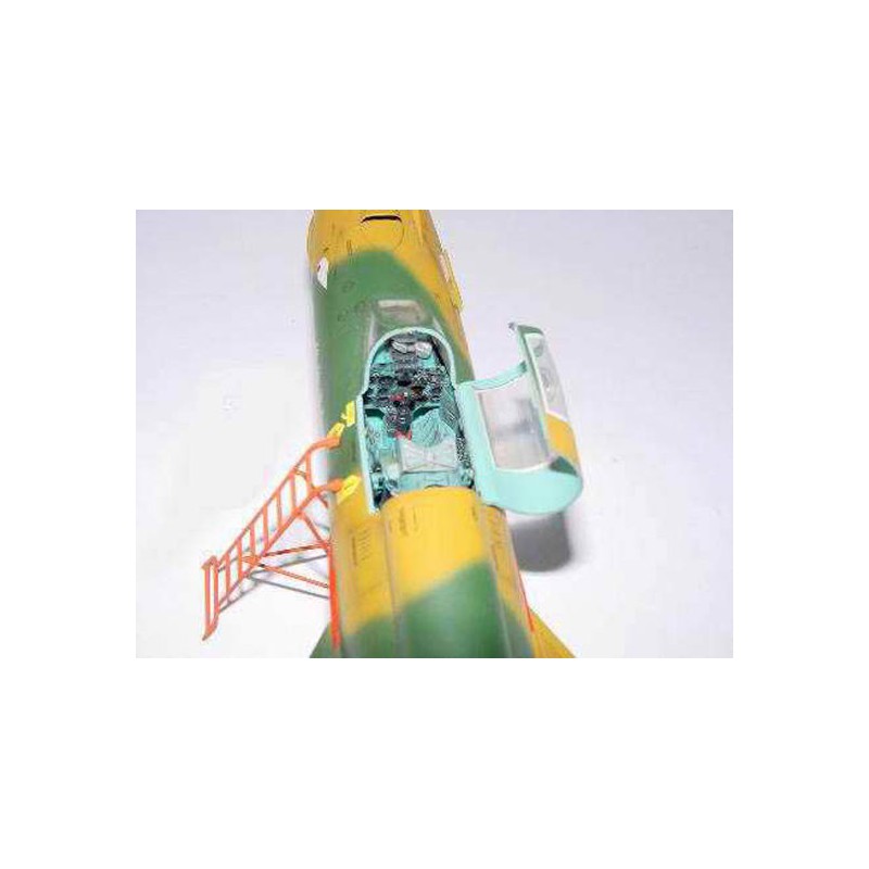 Maquette d'avion en plastique MIG-21 MF FISHBED J