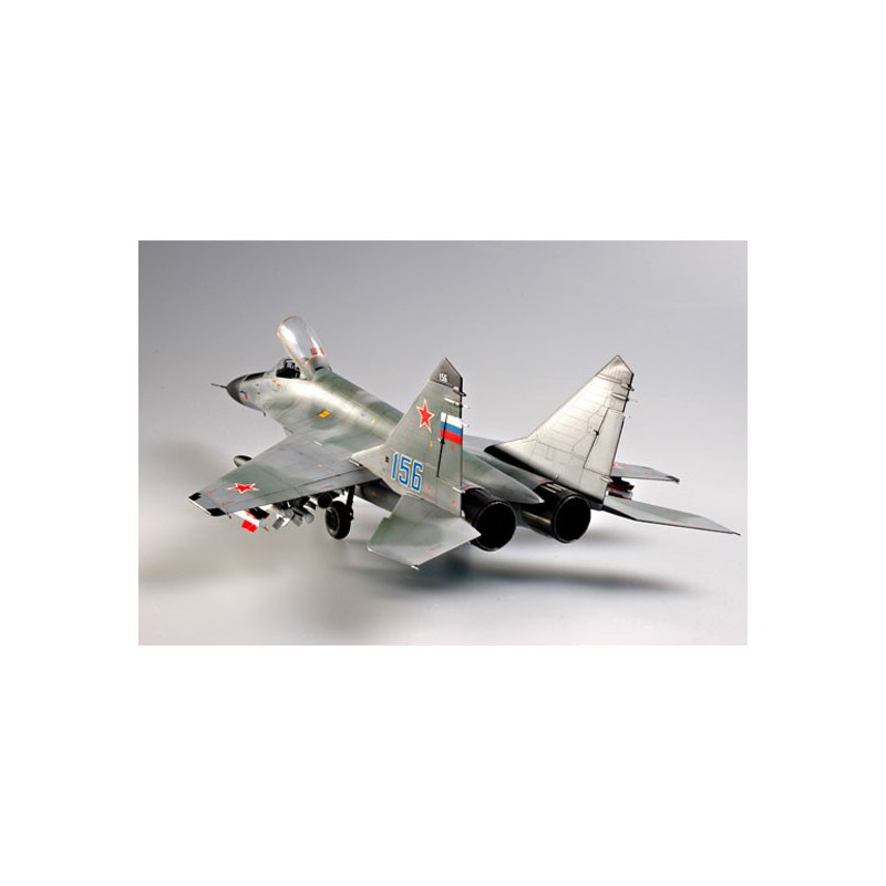 Maquette d'avion en plastique MIG-29M "FULCRUM" Maquette d'avion en plastique MIG-29M "FULCRUM"