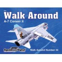 Livre A-7 CORSAIR II WALK AROUND