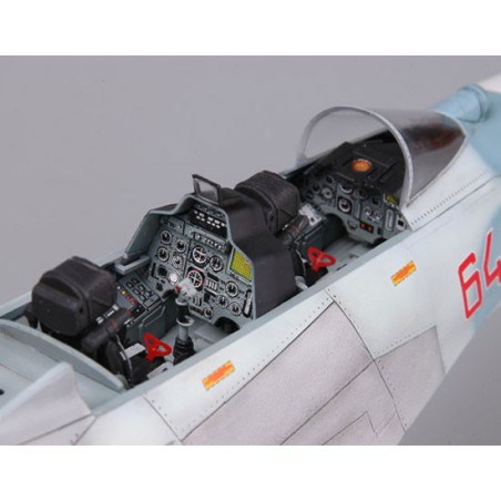 Maquette d'avion en plastique SU-27UB FLANKER-C