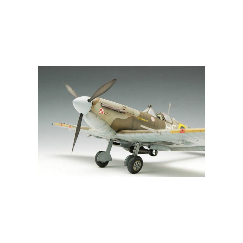 Maquette d'avion en plastique SUPERMARINE SPITFIRE MK.VB Maquette d'avion en plastique SUPERMARINE SPITFIRE MK.VB