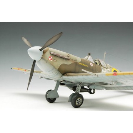 Maquette d'avion en plastique SUPERMARINE SPITFIRE MK.VB