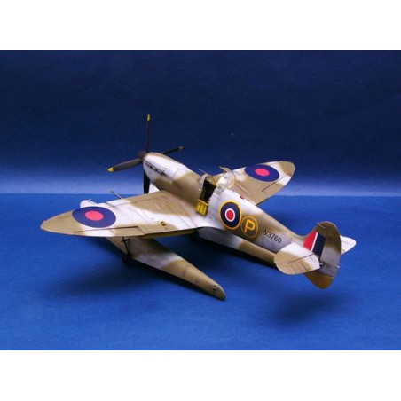 Maquette d'avion en plastique SUPERMARINE SPITFIRE MK.VB